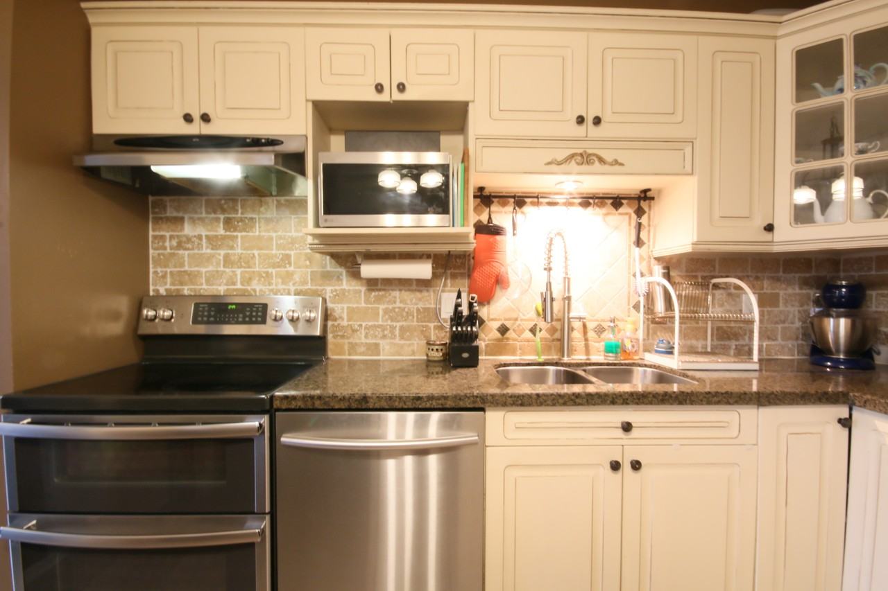 268 Silverthorn Avenue #1 - Photo 3 of 16