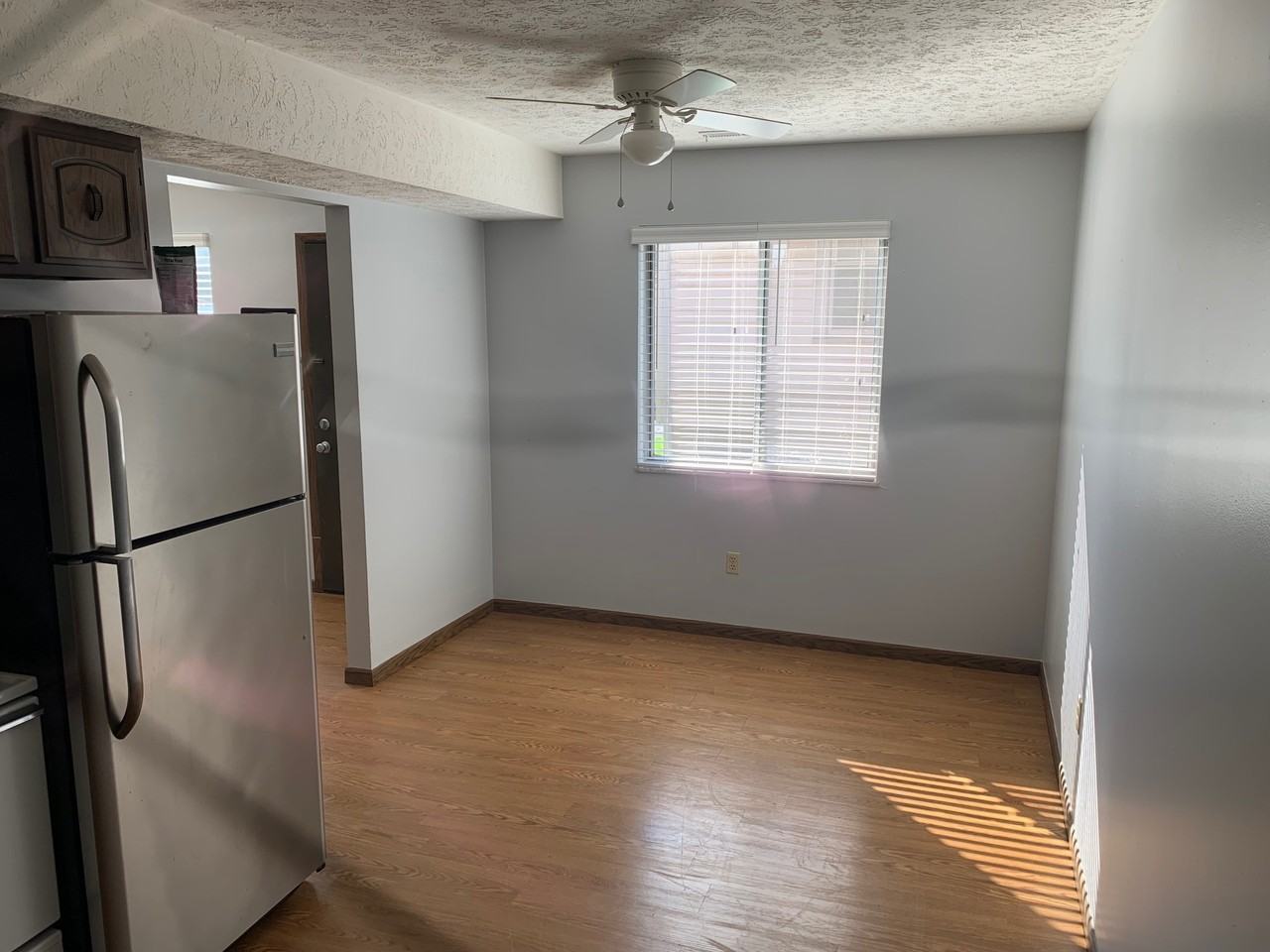 6450 FARMDALE RD - Photo 2 of 9