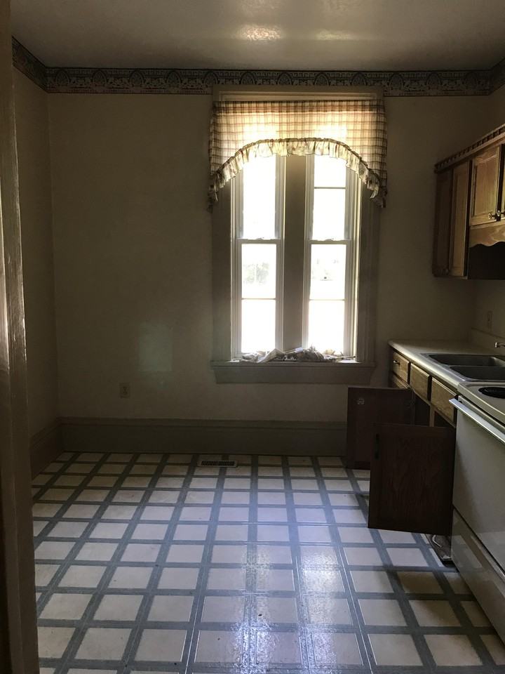 101 Riverdale - Photo 3 of 13