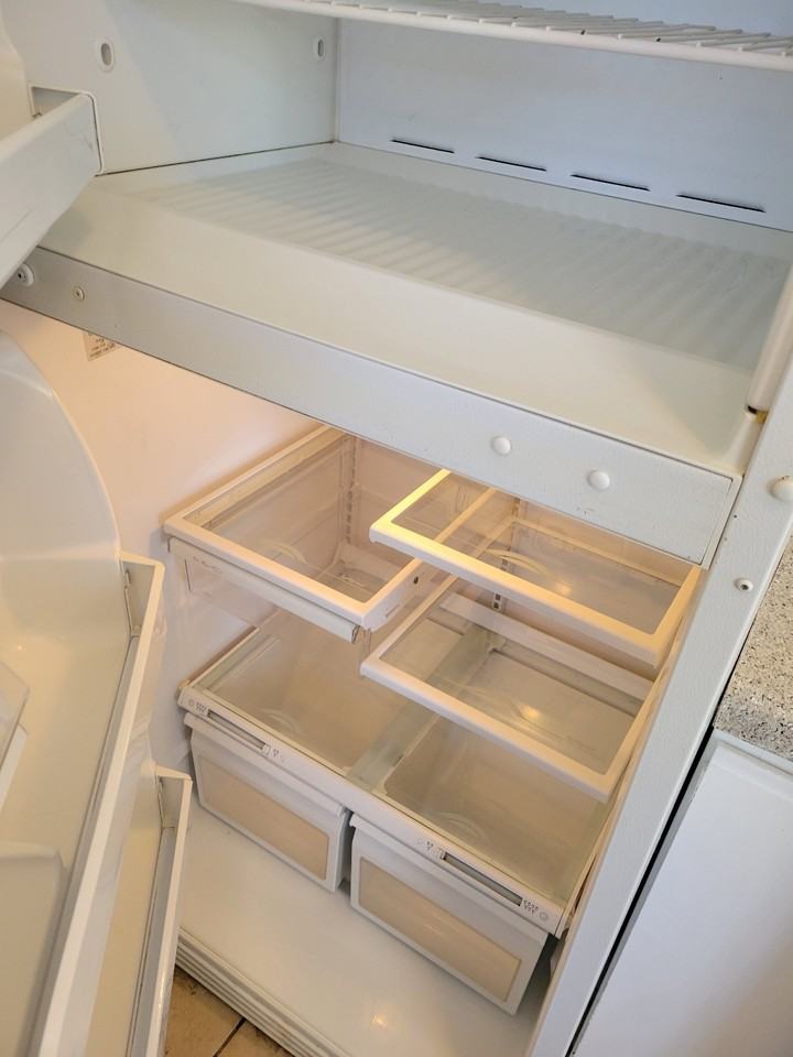 221 East Olive Street - Photo 5 of 15