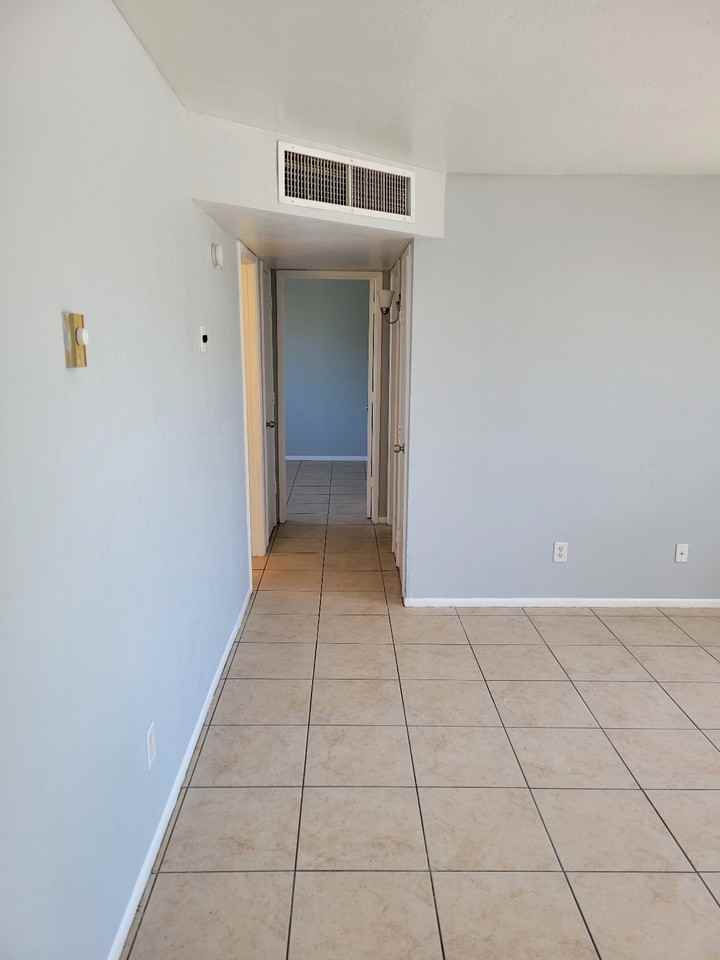 221 East Olive Street - Photo 6 of 15