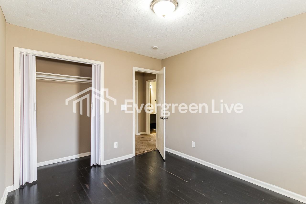 7082 Lakeview Dr - Photo 6 of 15