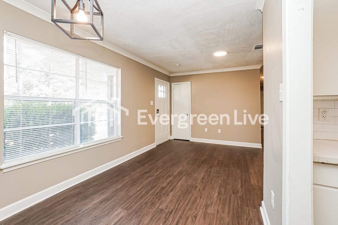 629 Highland Dr - Photo 2 of 15