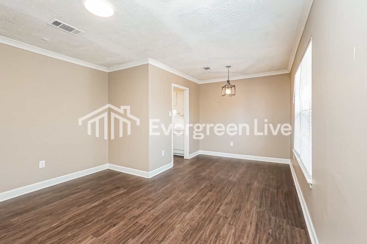 629 Highland Dr - Photo 3 of 15