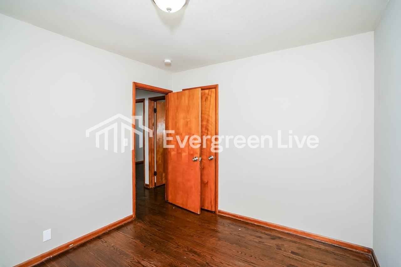 7908 W Herbert Ave - Photo 5 of 15
