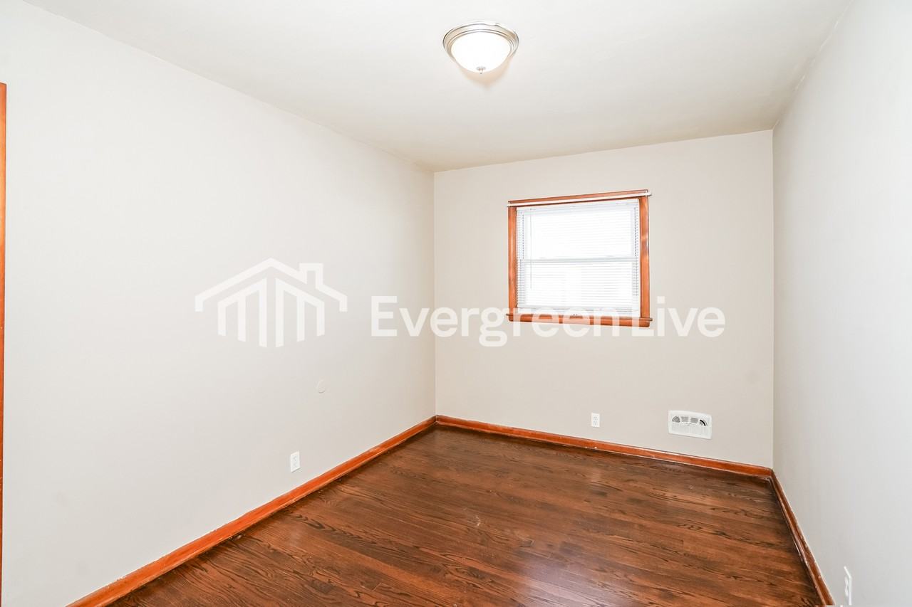 7908 W Herbert Ave - Photo 6 of 15