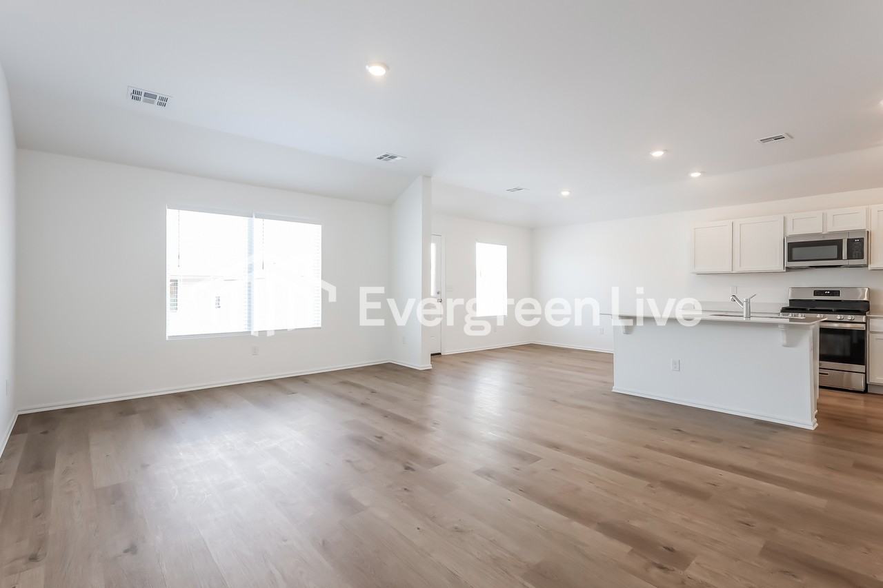 10009 Sw 39th St - Photo 5 of 16