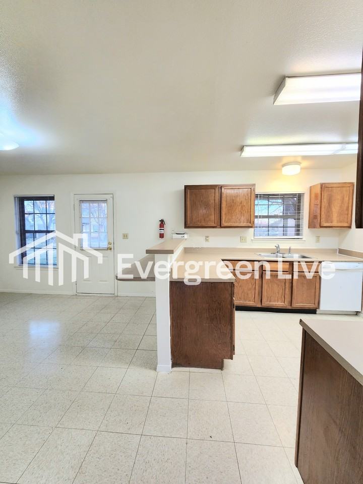 213 Raven Dr - Photo 5 of 21