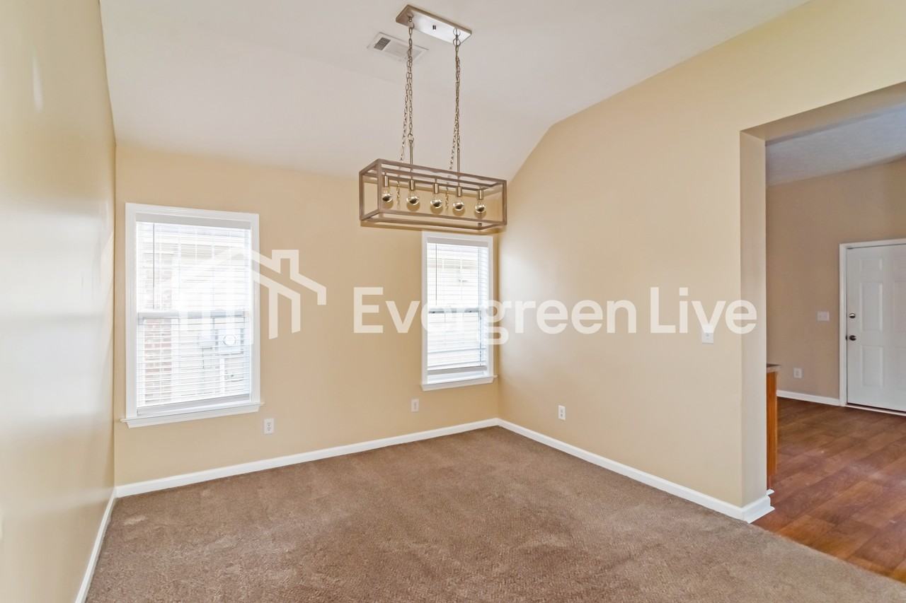 3925 Claiborne Cir - Photo 3 of 15