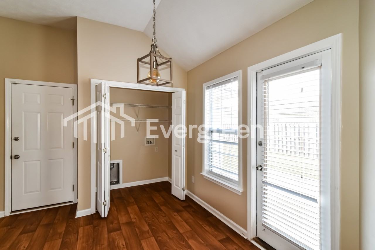 3925 Claiborne Cir - Photo 4 of 15