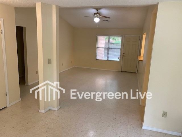 102 Pembroke Ct - Photo 4 of 21