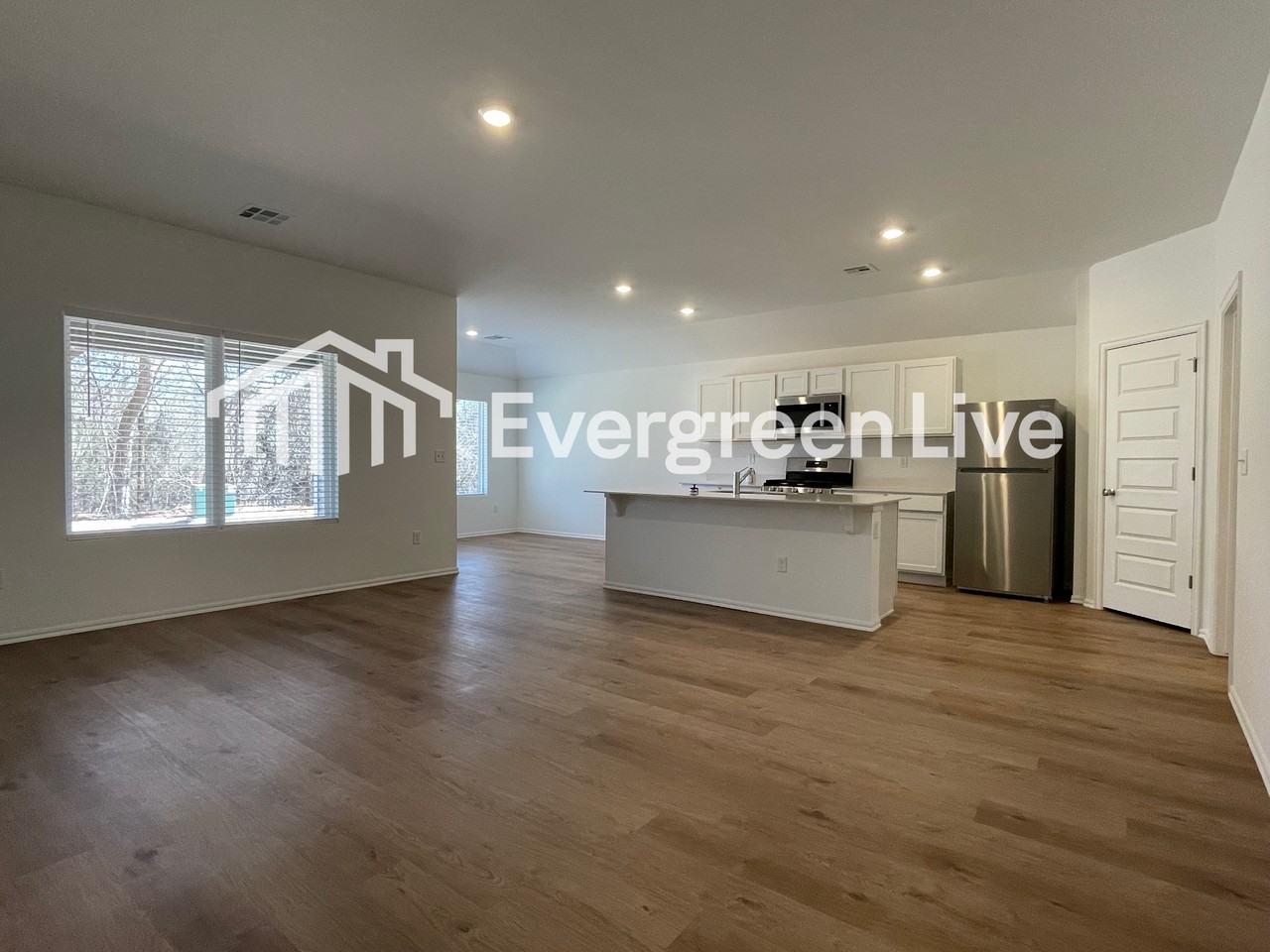 3908 Olivia St - Photo 3 of 15