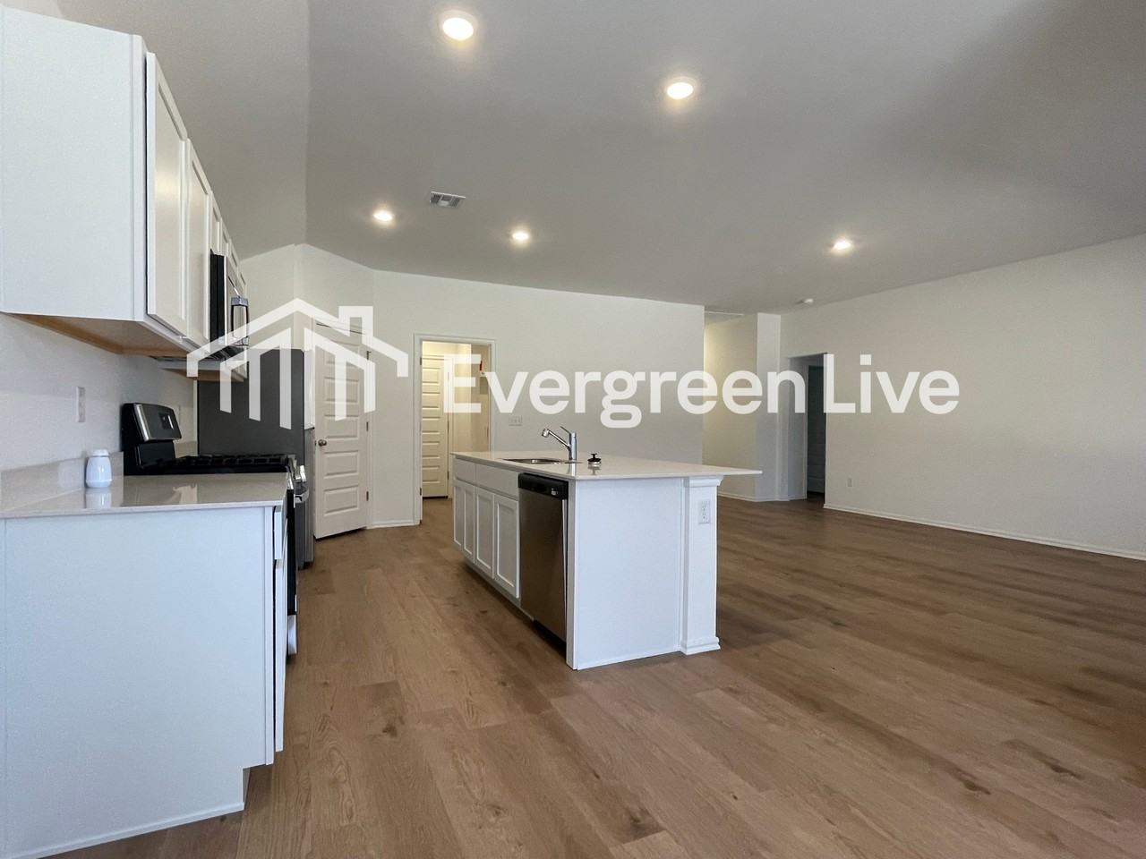 3908 Olivia St - Photo 5 of 15