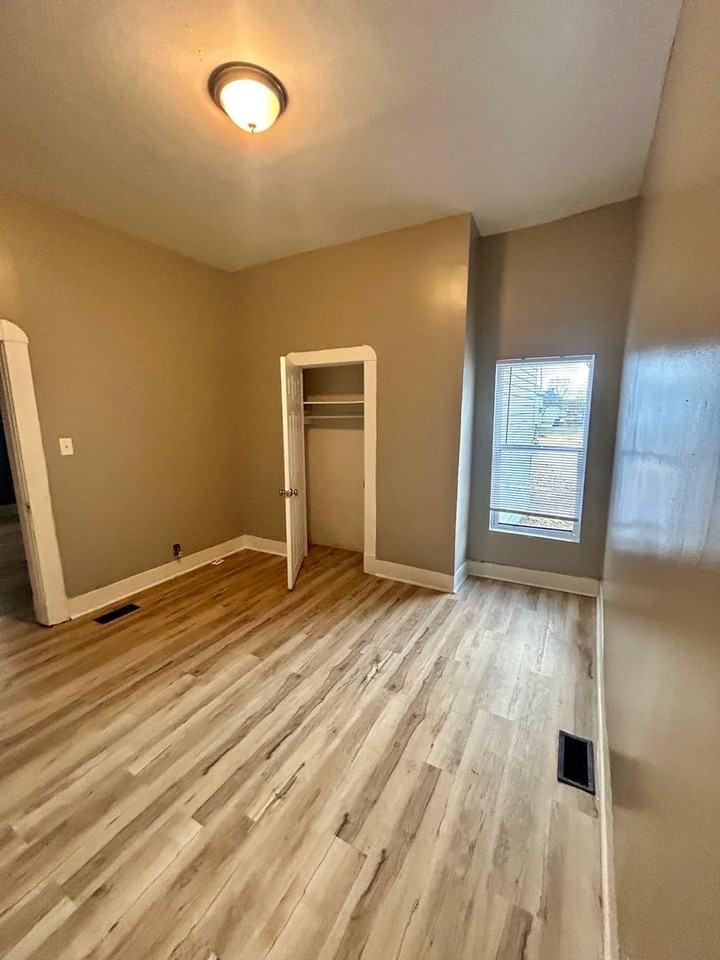 1206 W 25th St - Photo 6 of 14