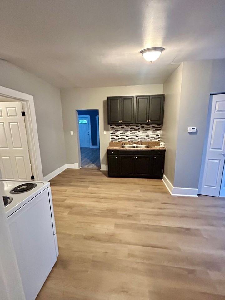 1206 W 25th St - Photo 7 of 14