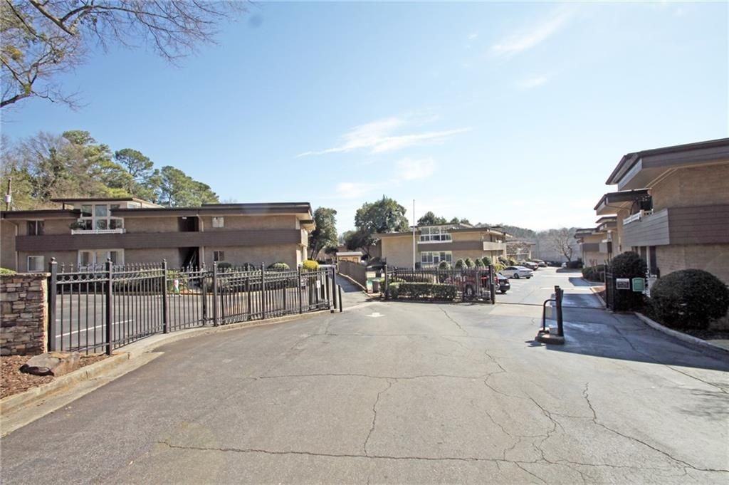 346 Carpenter Dr ##7 - Photo 2 of 16