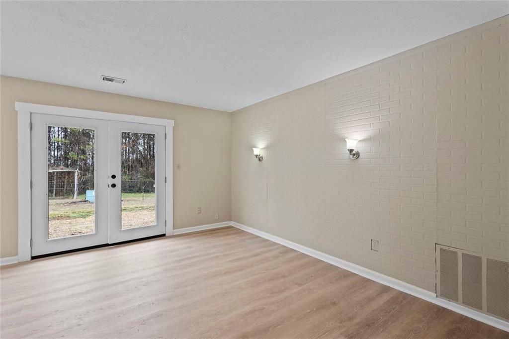 1201 Shoreham Dr - Photo 2 of 21
