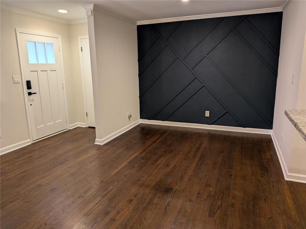 3036 Hudson Ct - Photo 2 of 17
