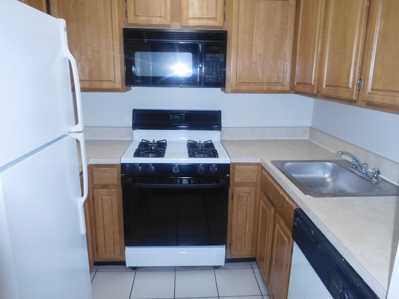 136-14 Northern Boulevard #6A - Photo 3 of 9