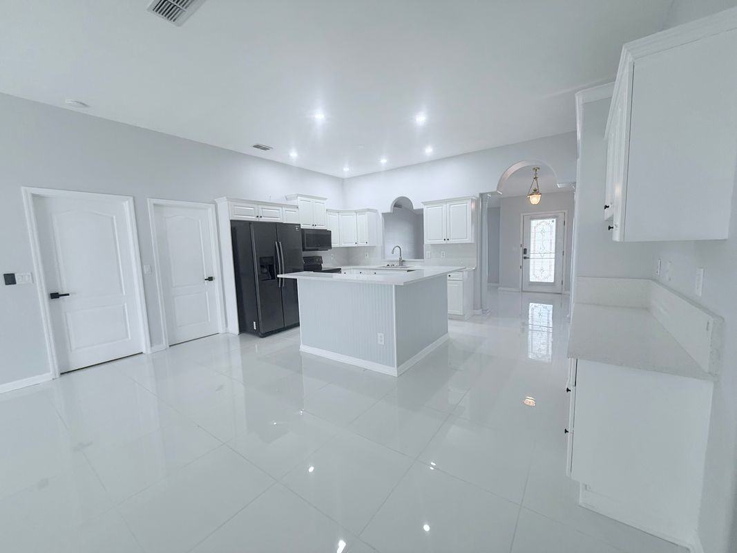 465 Haversham Rd - Photo 3 of 15