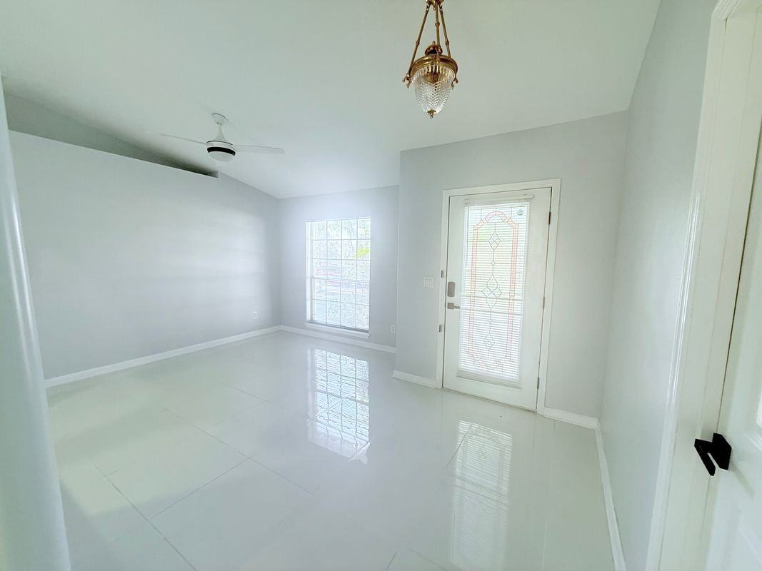 465 Haversham Rd - Photo 5 of 15