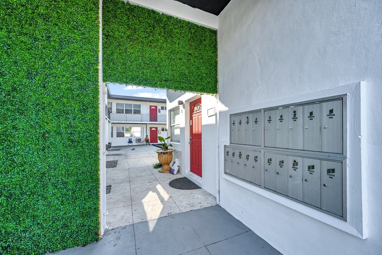 14280 Northeast 6th Avenue - Photo 2 of 13