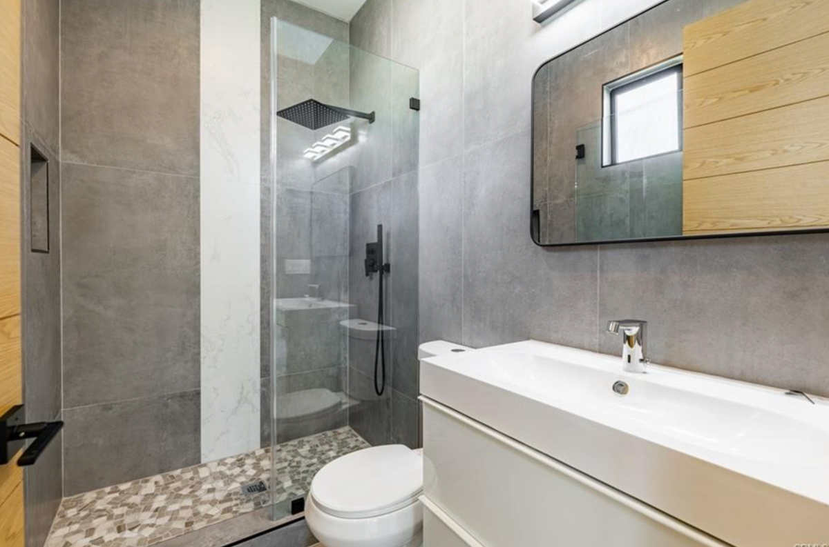 5807 Bucknell Ave - Photo 3 of 3