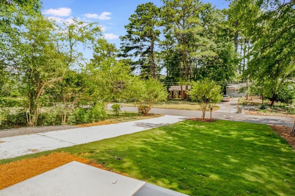 2563 Beverly Hills Dr - Photo 4 of 34