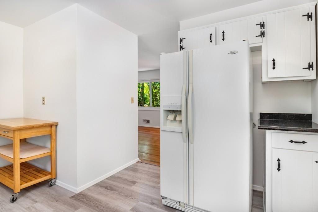 2563 Beverly Hills Dr - Photo 6 of 34