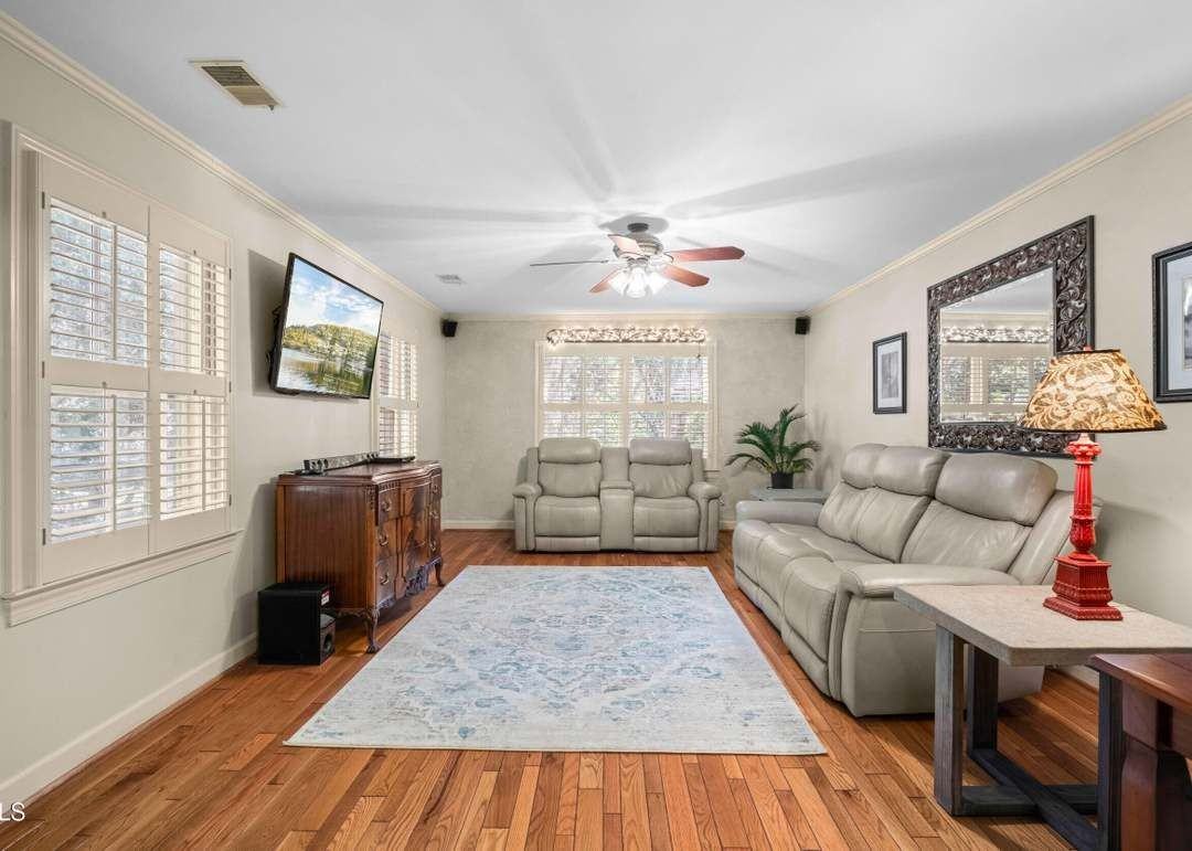 4713 Glen Forest Dr - Photo 7 of 30