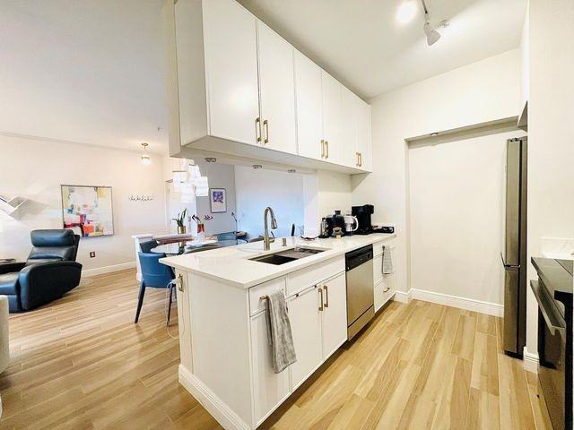 1405 Tuscany Way - Photo 2 of 13