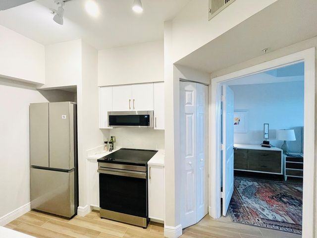 1405 Tuscany Way - Photo 4 of 13