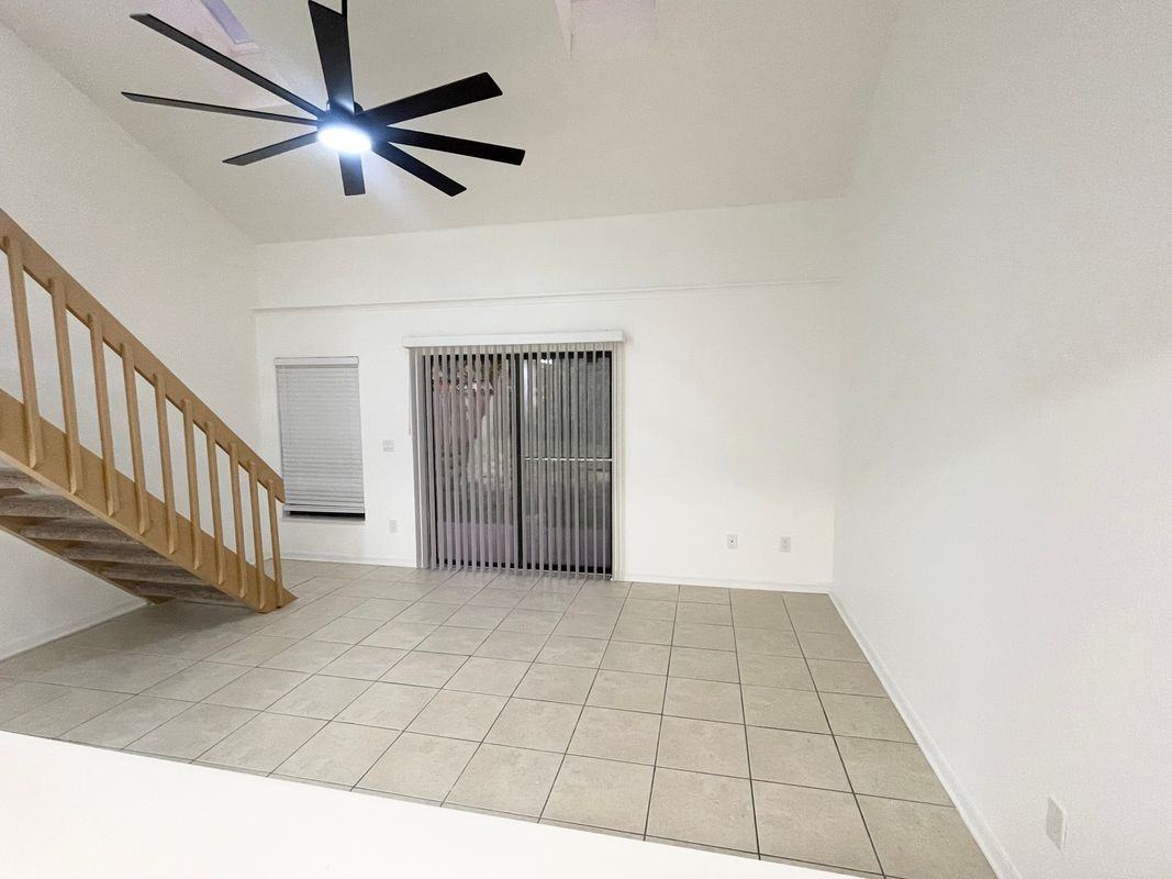 2759 Hunt Club Ln - Photo 2 of 27