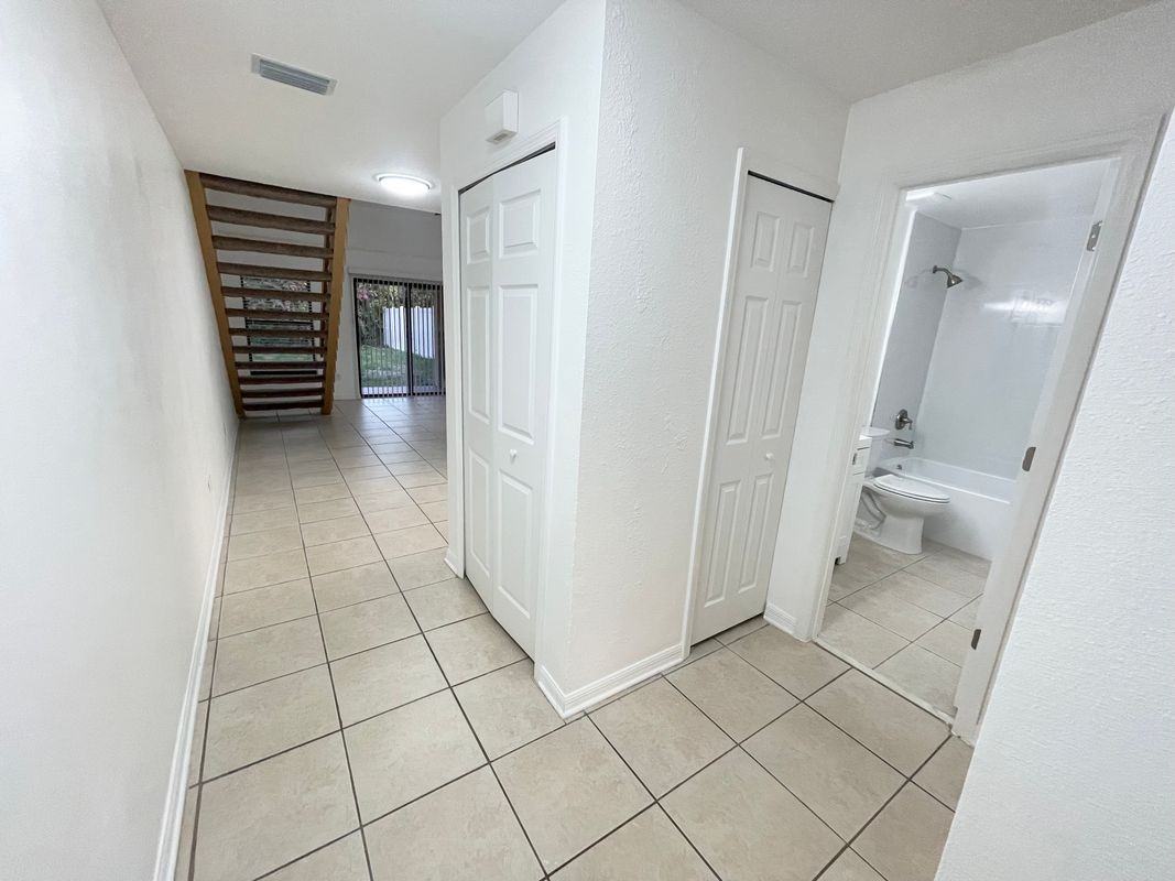 2759 Hunt Club Ln - Photo 5 of 27