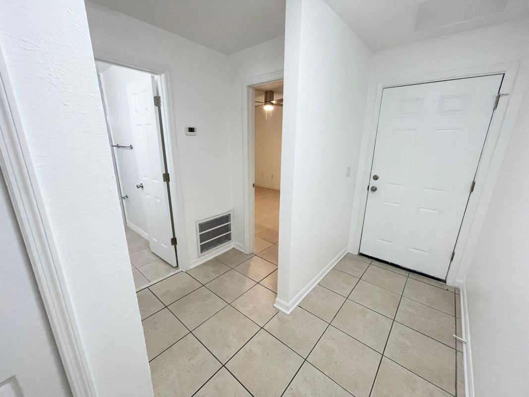 2759 Hunt Club Ln - Photo 6 of 27