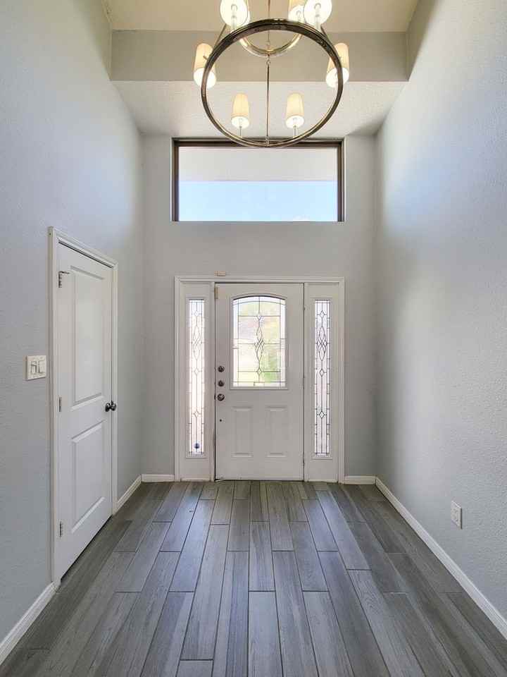 15827 Echo Canyon Dr - Photo 4 of 38