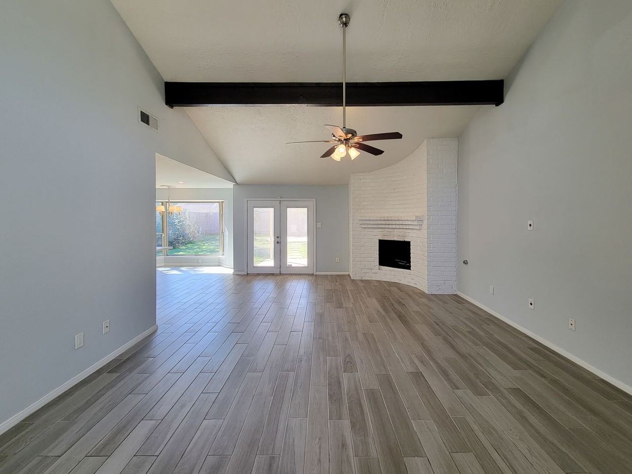 15827 Echo Canyon Dr - Photo 5 of 38