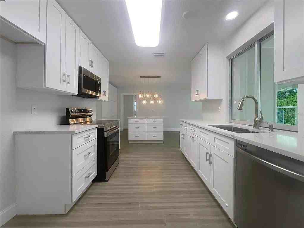 1730 Imperial Palm Dr - Photo 2 of 4