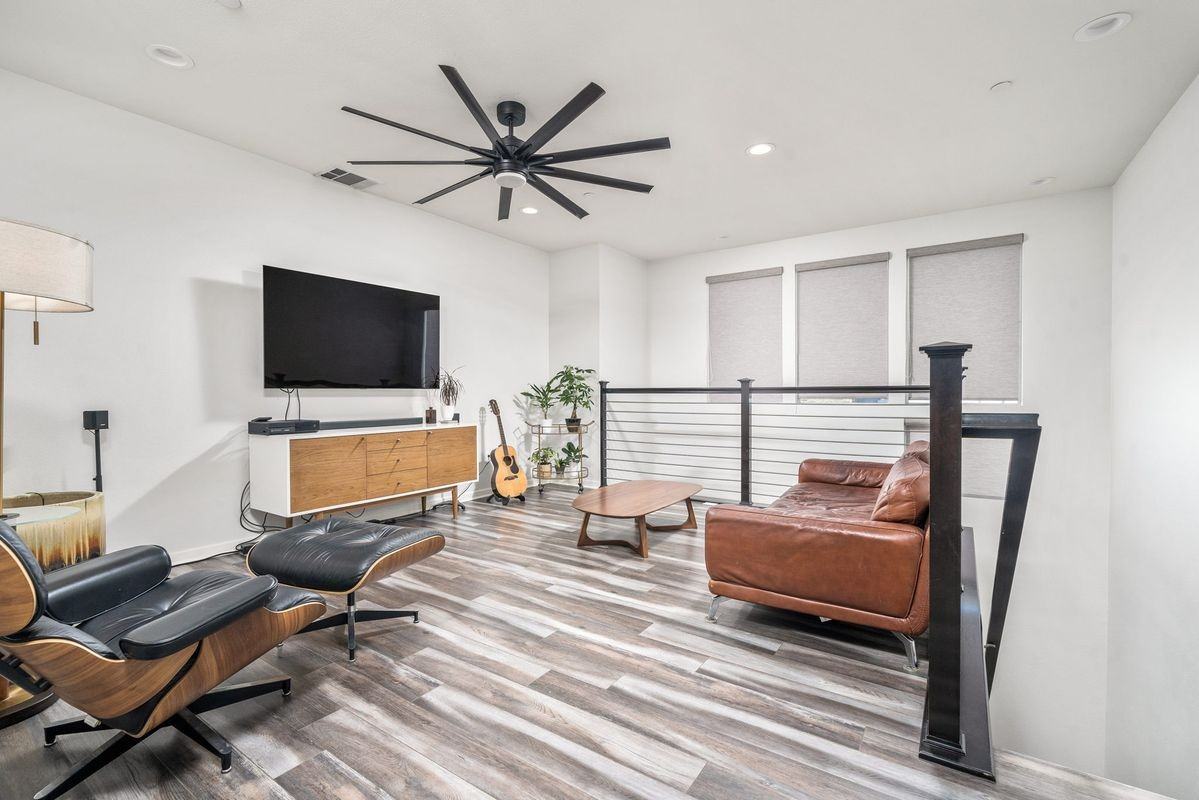 8836 Jacaranda ##D - Photo 2 of 17