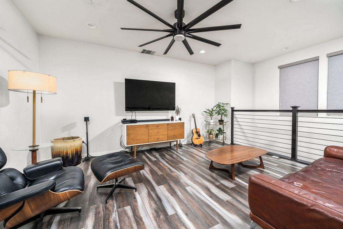 8836 Jacaranda ##D - Photo 3 of 17