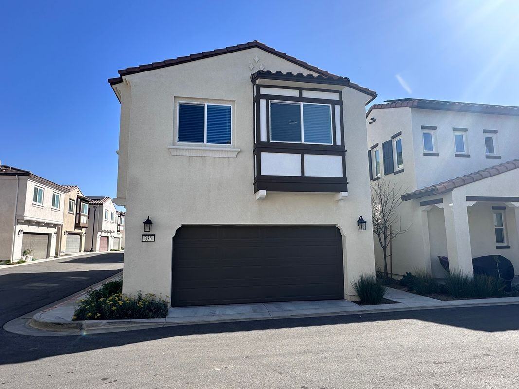 335 Carson Ct - Photo 2 of 22