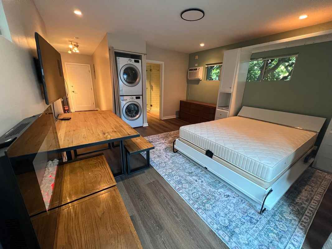 835 N Kenter Ave - Photo 2 of 5