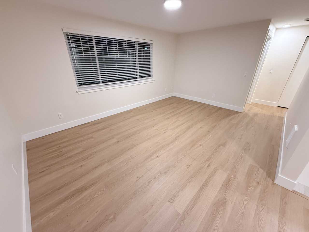 S1619-B4 - Photo 3 of 21