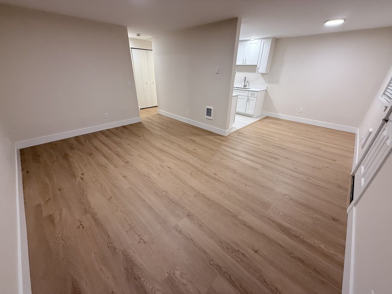 S1619-B4 - Photo 4 of 21