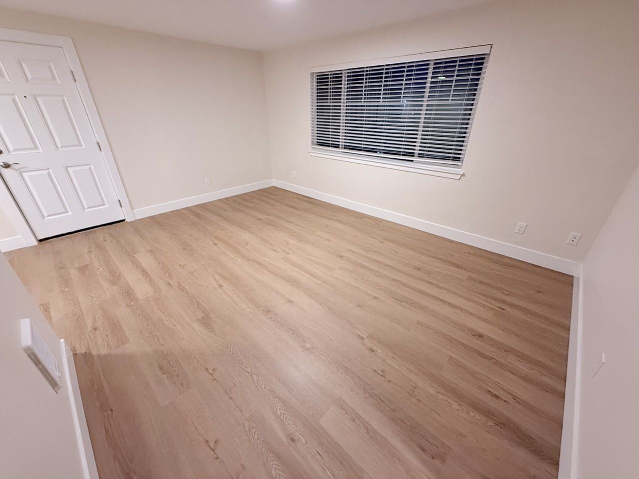 S1619-B4 - Photo 6 of 21