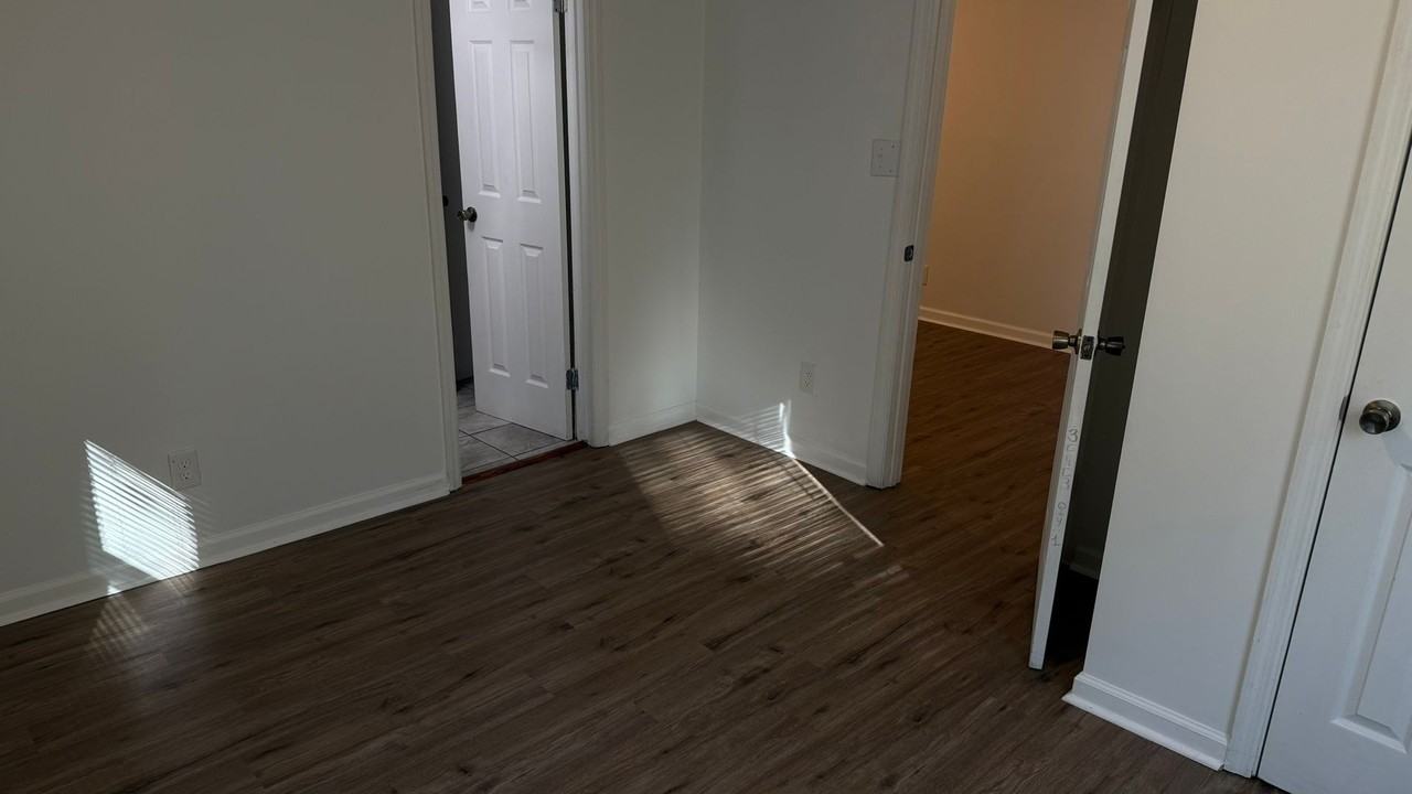 5202 Wendell St - Photo 3 of 12