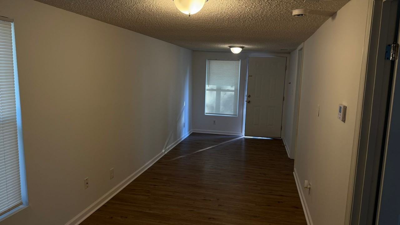 5202 Wendell St - Photo 5 of 12