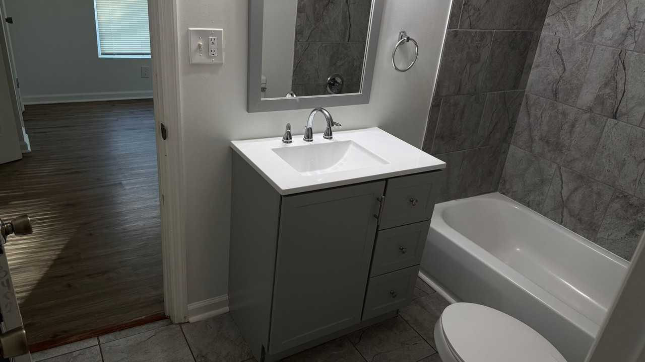 5202 Wendell St - Photo 6 of 12