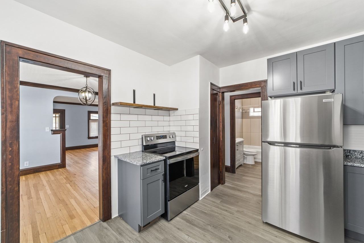 1597 Cohassett Avenue - Photo 3 of 14