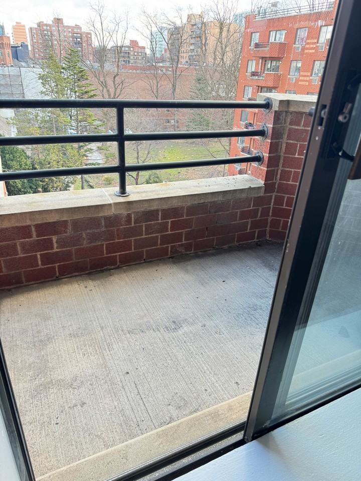 136-14 Northern Boulevard #6G - Photo 6 of 10